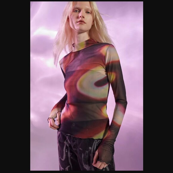 Levi’s® X Barbie Ferreira UO Exclusive Second Skin Mock Neck Top womens 3X - Picture 4 of 17